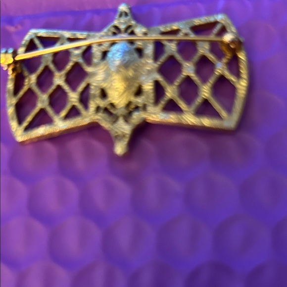 Gold-tone Filigree Brooch with Dark Blue Center Stone and 12 tiny crystals - Picture 6 of 9